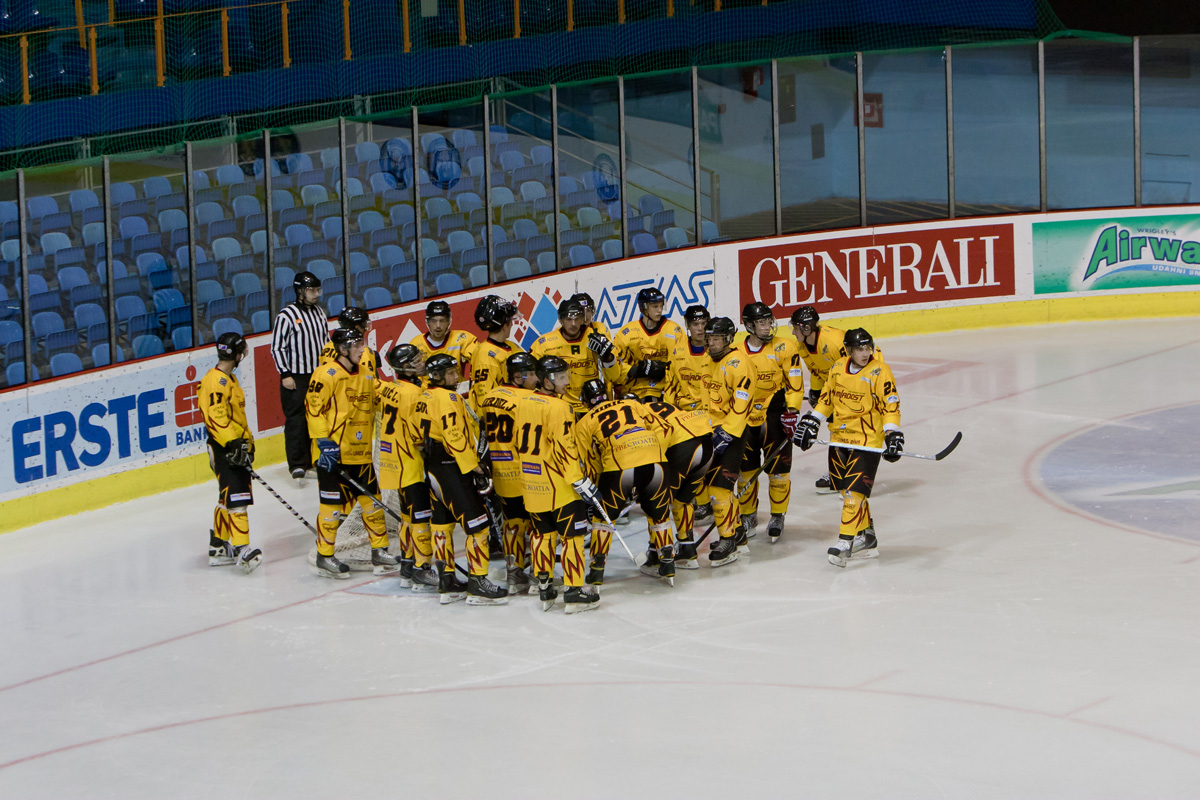 KHL Mladost KHL MEDVESCAK PH 17102011 0005